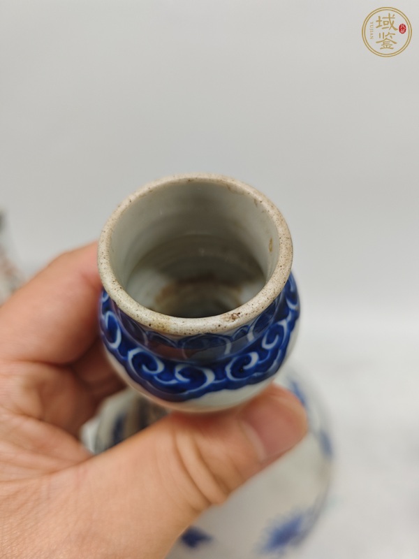 古玩陶瓷博古圖青花蒜頭瓶真品鑒賞圖