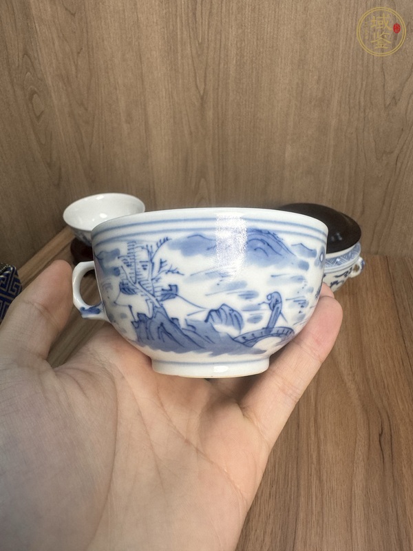 古玩陶瓷晚清青花把杯真品鑒賞圖