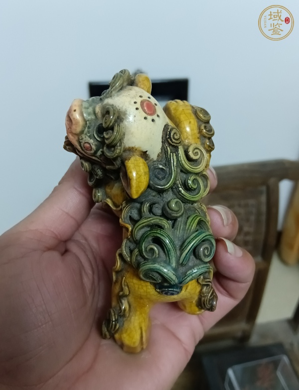 古玩陶瓷獅子塑像真品鑒賞圖