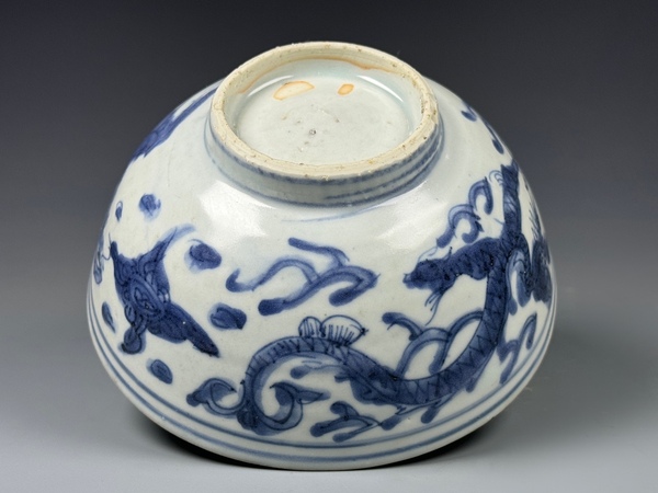 古玩陶瓷明晚期·青花龍鳳呈祥紋碗拍賣，當(dāng)前價格3724元
