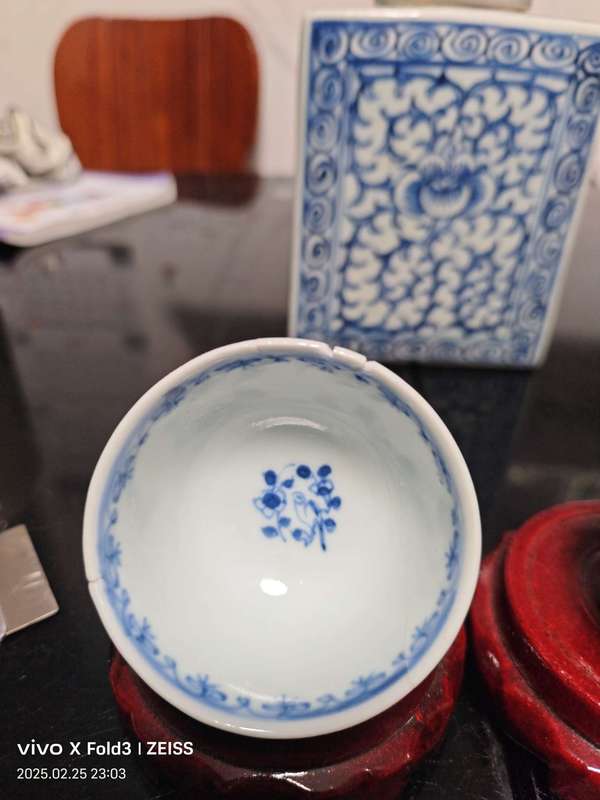 古玩陶瓷康熙青花花卉杯拍賣，當(dāng)前價(jià)格500元