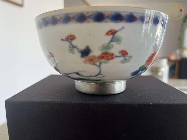 古玩陶瓷青花五彩花卉茶碗真品鑒賞圖