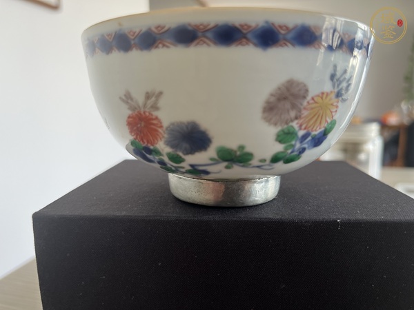 古玩陶瓷青花五彩花卉茶碗真品鑒賞圖