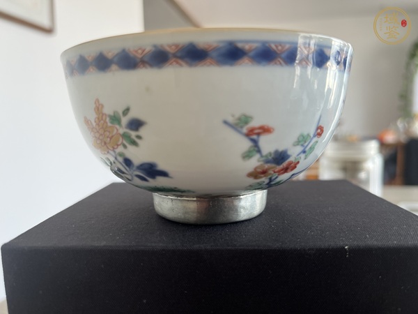 古玩陶瓷青花五彩花卉茶碗真品鑒賞圖