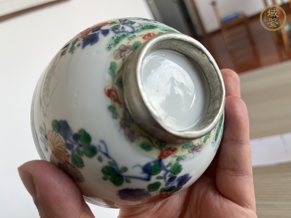 古玩陶瓷青花五彩花卉茶碗真品鑒賞圖