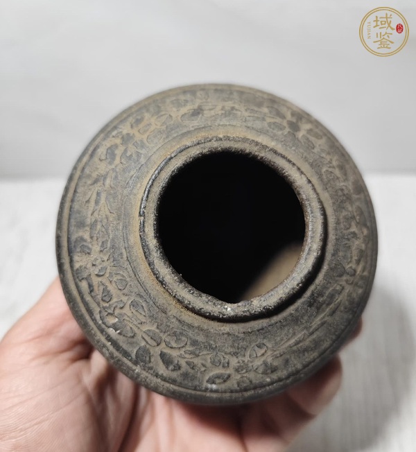 古玩陶瓷灰陶印花罐真品鑒賞圖