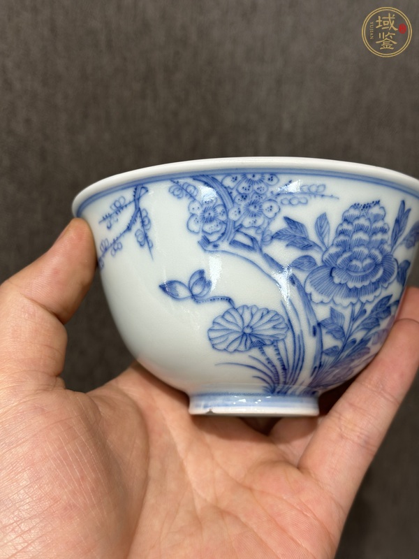 古玩陶瓷青花淡描花卉紋茶碗真品鑒賞圖