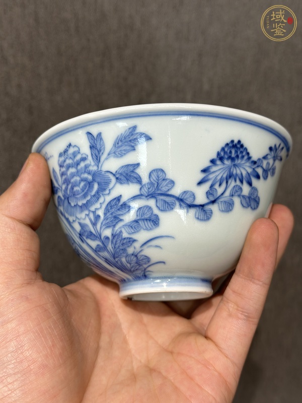 古玩陶瓷青花淡描花卉紋茶碗真品鑒賞圖