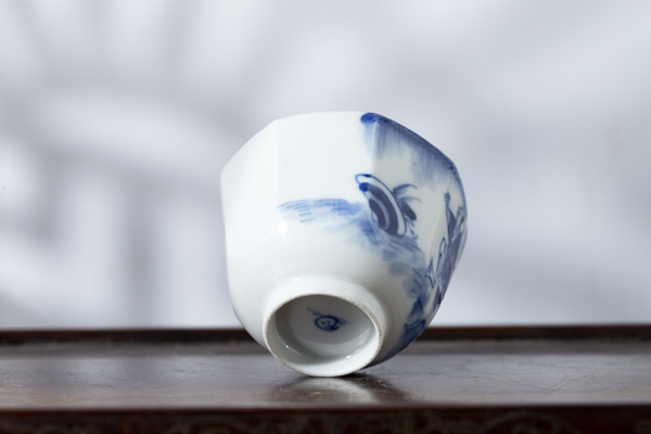 古玩陶瓷清道光·青花鷸蚌相爭漁翁圖八方杯拍賣，當前價格1588元