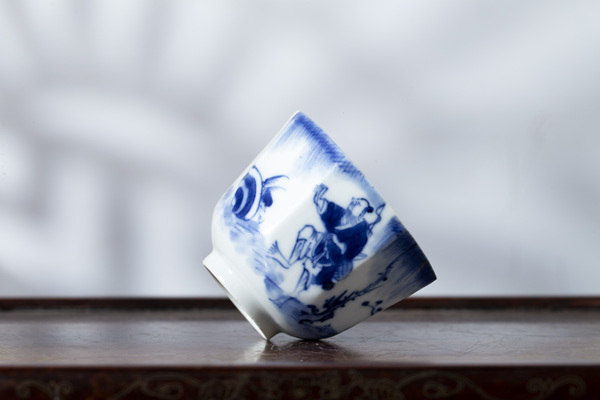 古玩陶瓷清道光·青花鷸蚌相爭漁翁圖八方杯拍賣，當前價格1588元