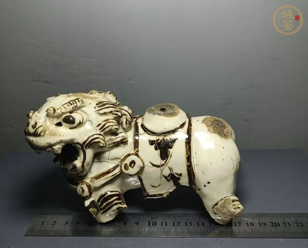 古玩陶瓷磁州窯獅子燭臺真品鑒賞圖