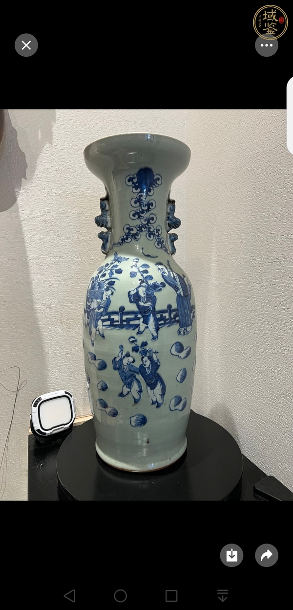 古玩陶瓷豆青釉青花人物故事紋盤口瓶真品鑒賞圖