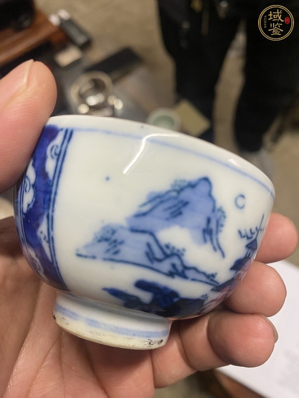 古玩陶瓷山水紋青花杯真品鑒賞圖