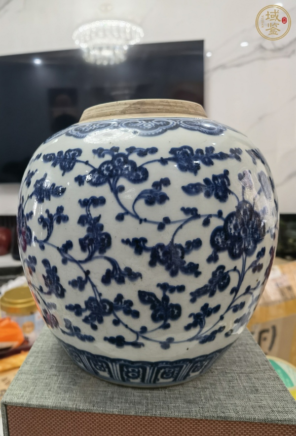 古玩陶瓷花卉紋青花罐真品鑒賞圖