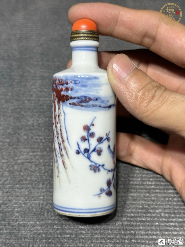 古玩陶瓷青花釉里紅花鳥紋鼻煙壺真品鑒賞圖