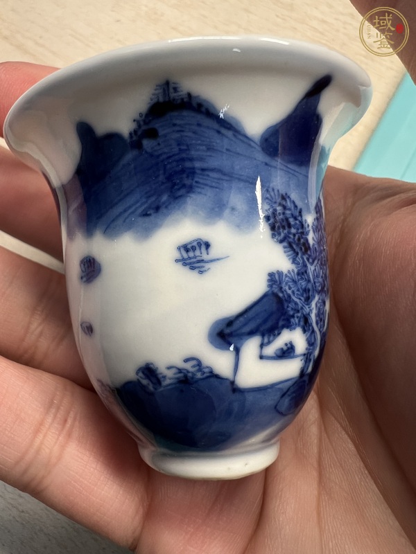 古玩陶瓷山水紋青花杯真品鑒賞圖