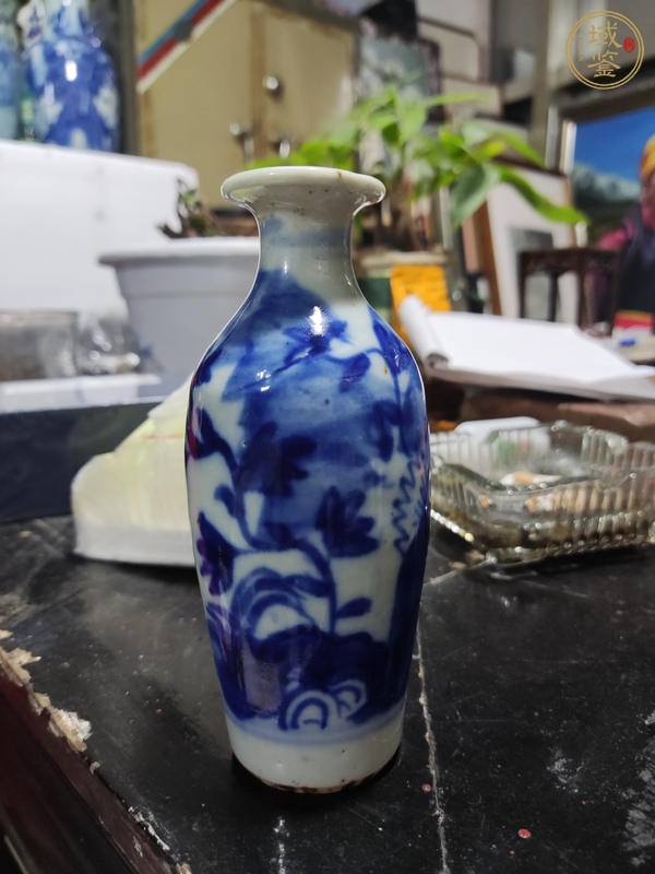 古玩陶瓷花卉紋青花撇口瓶真品鑒賞圖