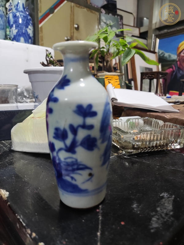 古玩陶瓷花卉紋青花撇口瓶真品鑒賞圖