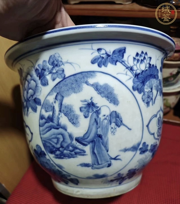 古玩陶瓷人物紋青花花盆真品鑒賞圖