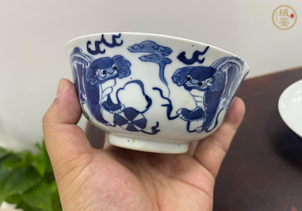 古玩陶瓷青花獅紋蓋碗真品鑒賞圖