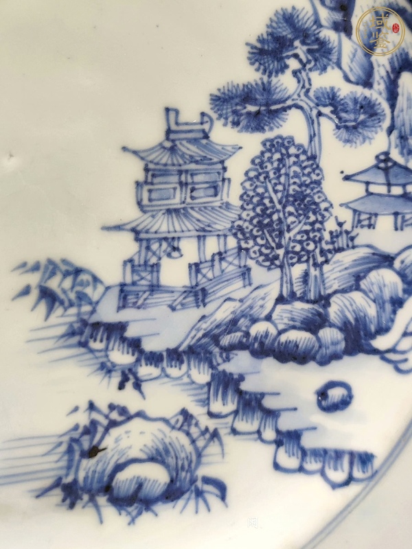 古玩陶瓷山水紋青花盤真品鑒賞圖