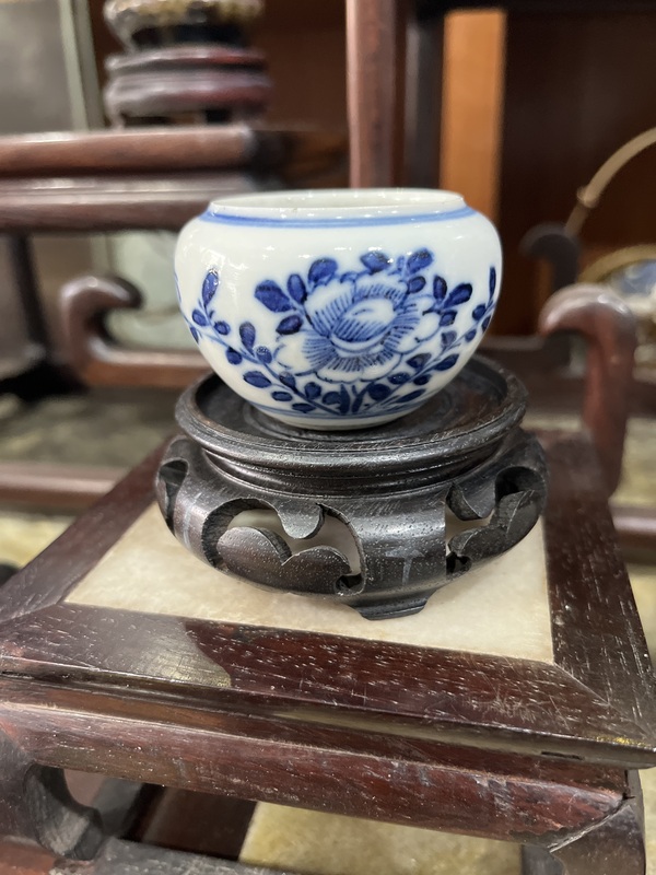 古玩陶瓷花卉紋青花水盂拍賣,當前價格3000元