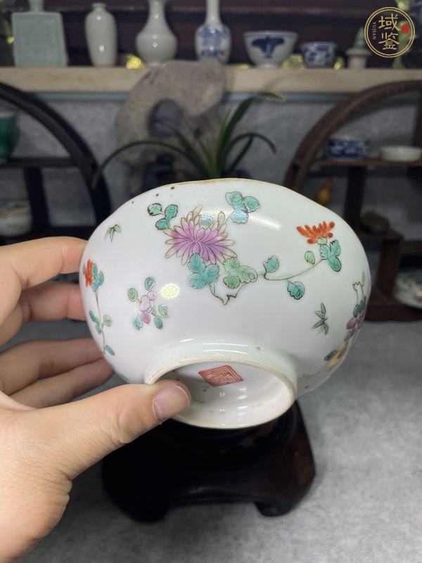 古玩陶瓷粉彩四季花卉紋茶碗真品鑒賞圖