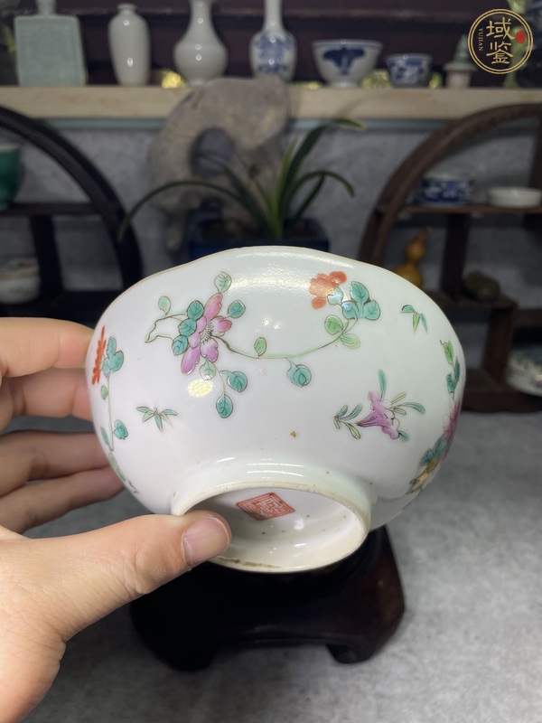 古玩陶瓷粉彩四季花卉紋茶碗真品鑒賞圖