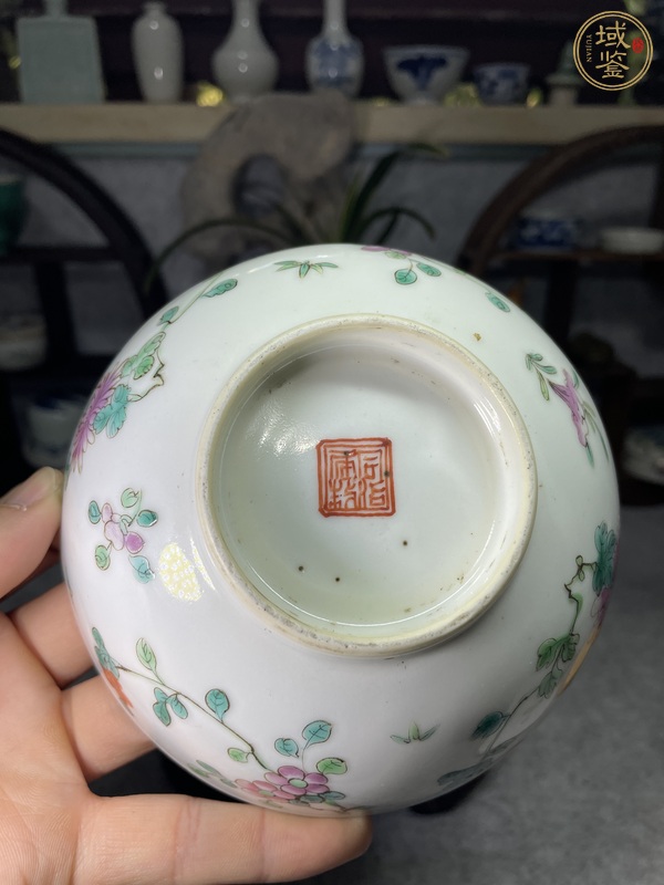 古玩陶瓷粉彩四季花卉紋茶碗真品鑒賞圖