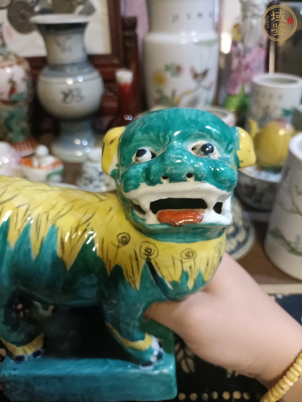 古玩陶瓷三彩獅子擺件真品鑒賞圖