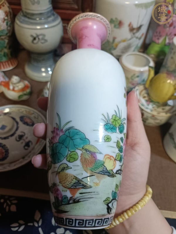 古玩陶瓷花鳥紋瓶真品鑒賞圖