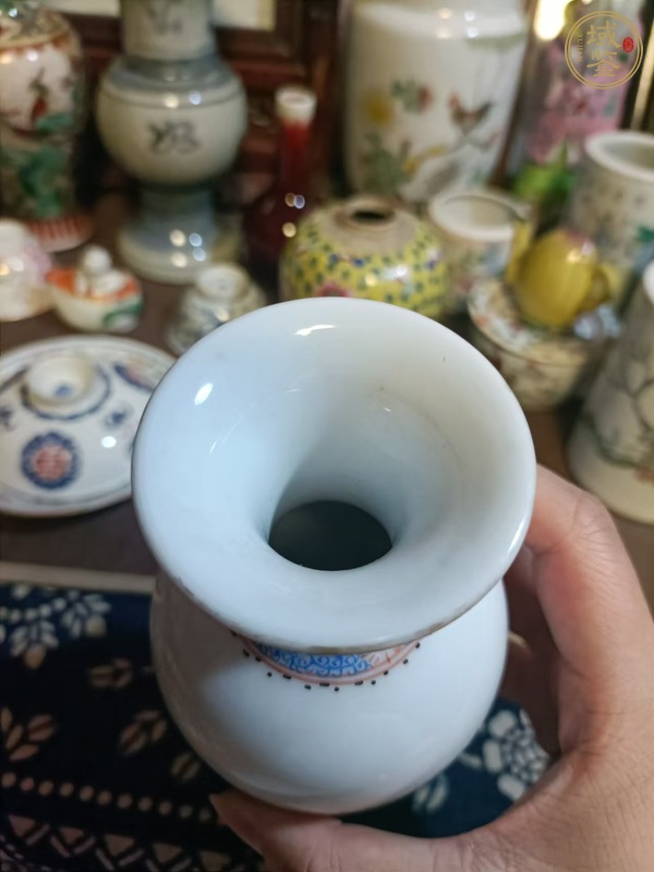 古玩陶瓷花鳥紋瓶真品鑒賞圖