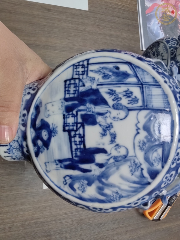 古玩陶瓷青花二喬圖抱月瓶真品鑒賞圖