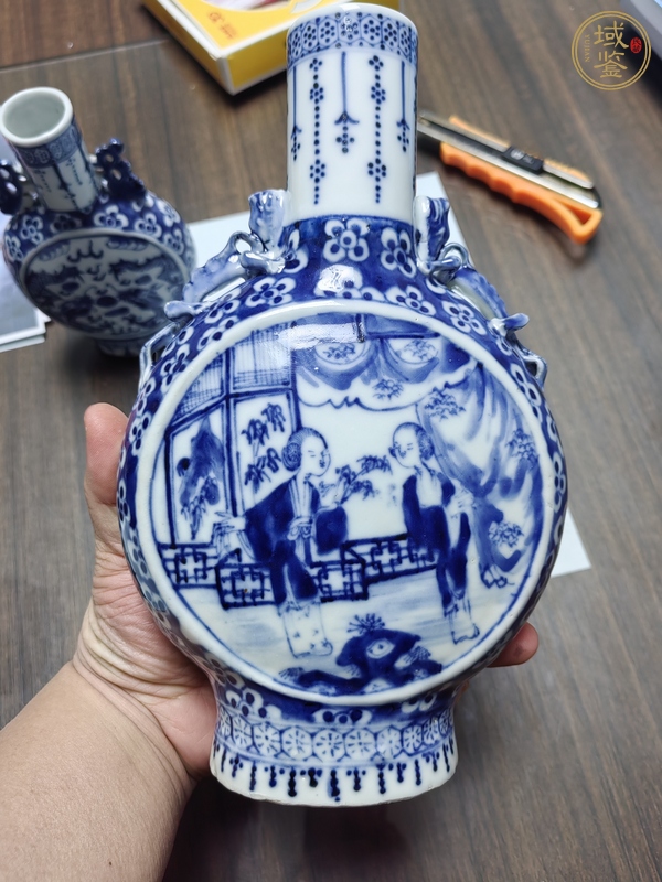 古玩陶瓷青花二喬圖抱月瓶真品鑒賞圖