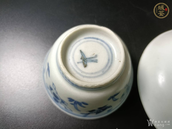 古玩陶瓷青花魚藻紋杯碟套裝真品鑒賞圖