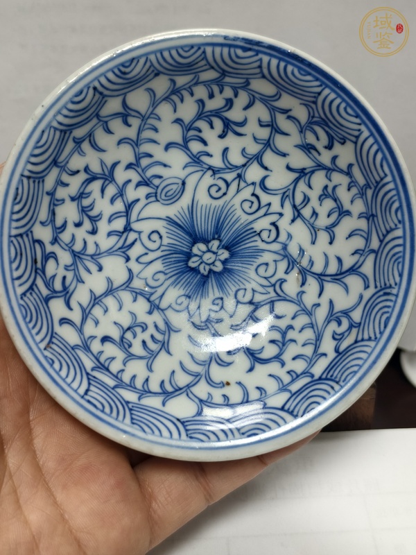 古玩陶瓷花卉紋青花高足盤真品鑒賞圖