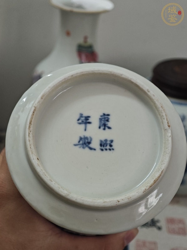 古玩陶瓷青花冰梅開窗博古紋花觚真品鑒賞圖