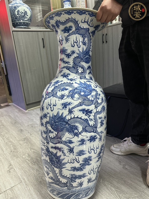 古玩龍紋青花瓶真品鑒賞圖