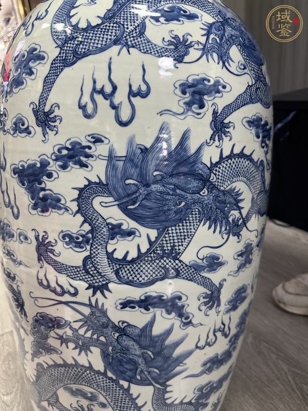 古玩陶瓷龍紋青花瓶真品鑒賞圖