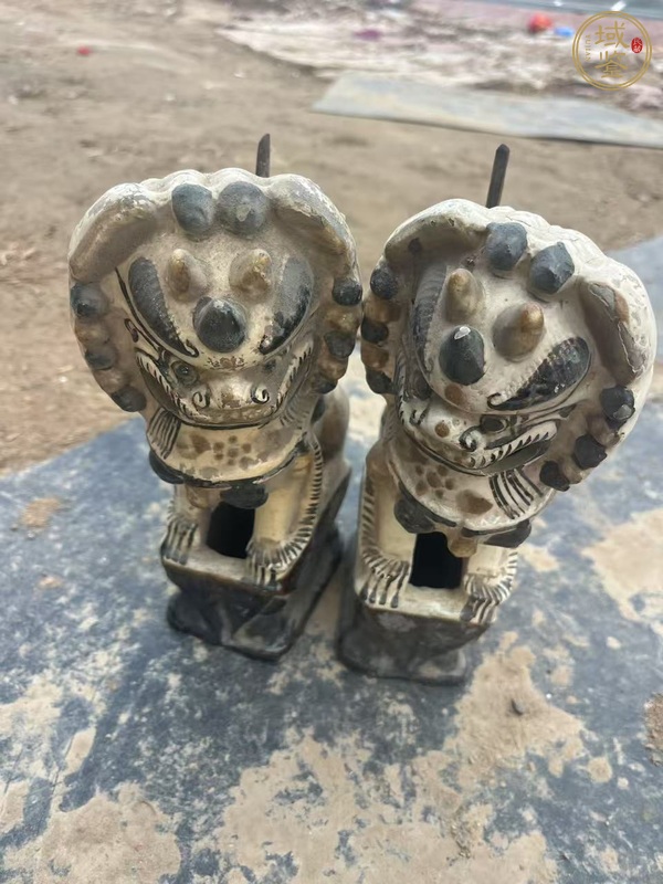 古玩陶瓷獅子燭臺真品鑒賞圖