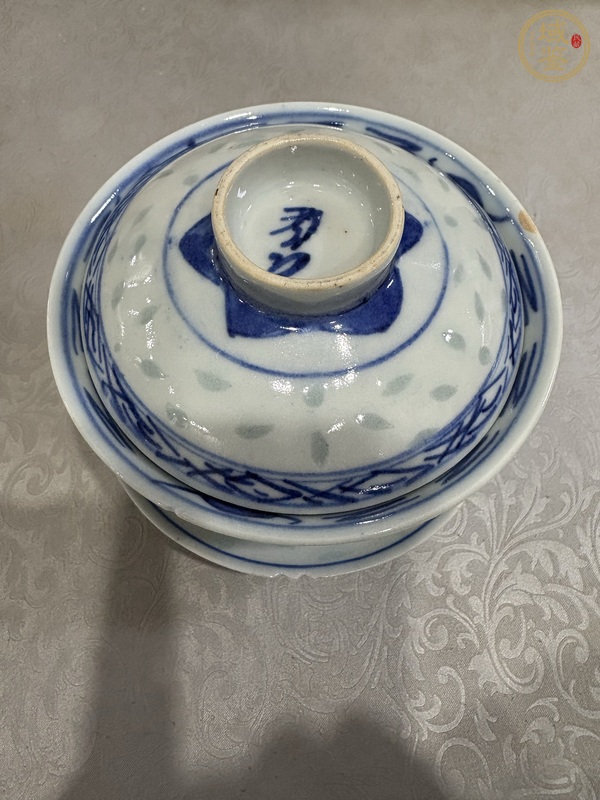 古玩陶瓷玲瓏瓷青花花卉紋三才蓋碗真品鑒賞圖