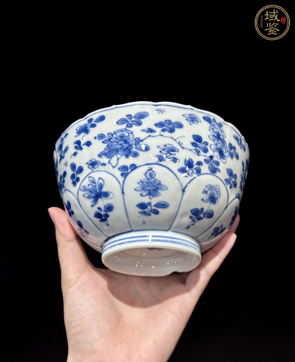 古玩陶瓷康熙青花瓜棱出筋花口碗真品鑒賞圖