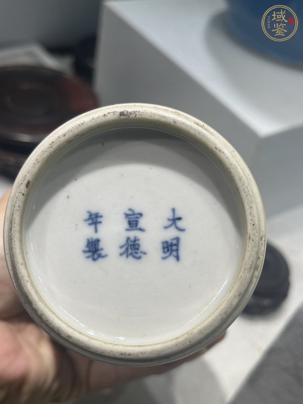 古玩陶瓷青花人物故事紋螭龍耳瓶真品鑒賞圖