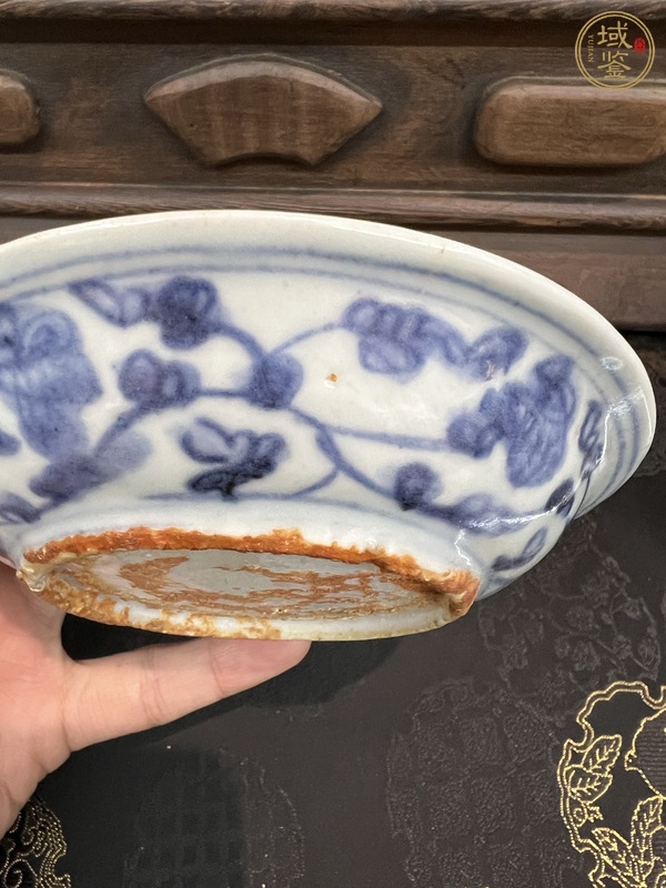 古玩陶瓷青花花卉紋盤真品鑒賞圖