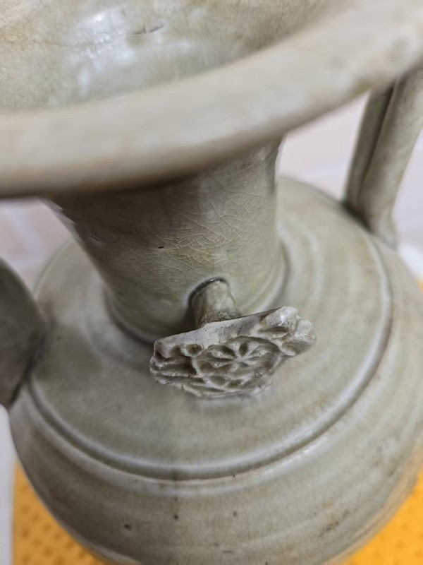 古玩陶瓷越窯系青瓷執(zhí)壺拍賣，當前價格2800元