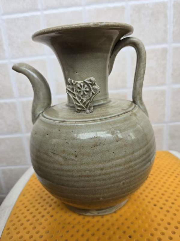 古玩陶瓷越窯系青瓷執(zhí)壺拍賣，當前價格2800元