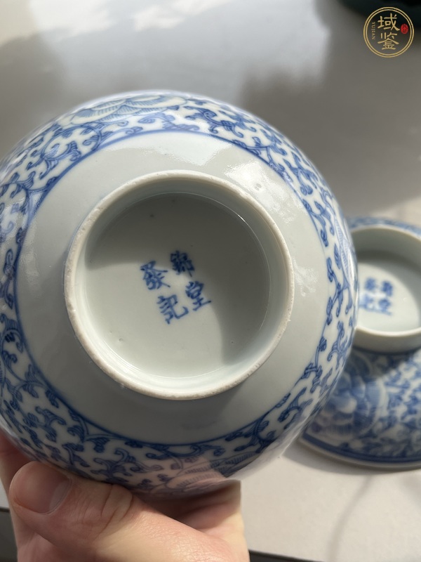 古玩陶瓷青花花卉紋蓋碗真品鑒賞圖