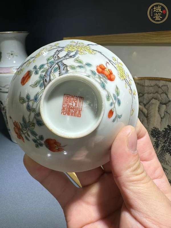 古玩陶瓷粉彩花卉紋盞真品鑒賞圖