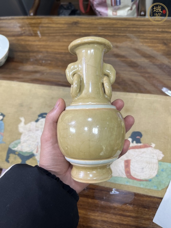 古玩陶瓷黃哥釉雙耳瓶真品鑒賞圖