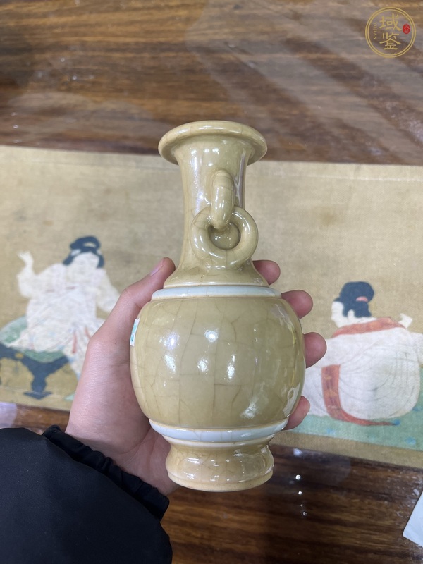 古玩陶瓷黃哥釉雙耳瓶真品鑒賞圖